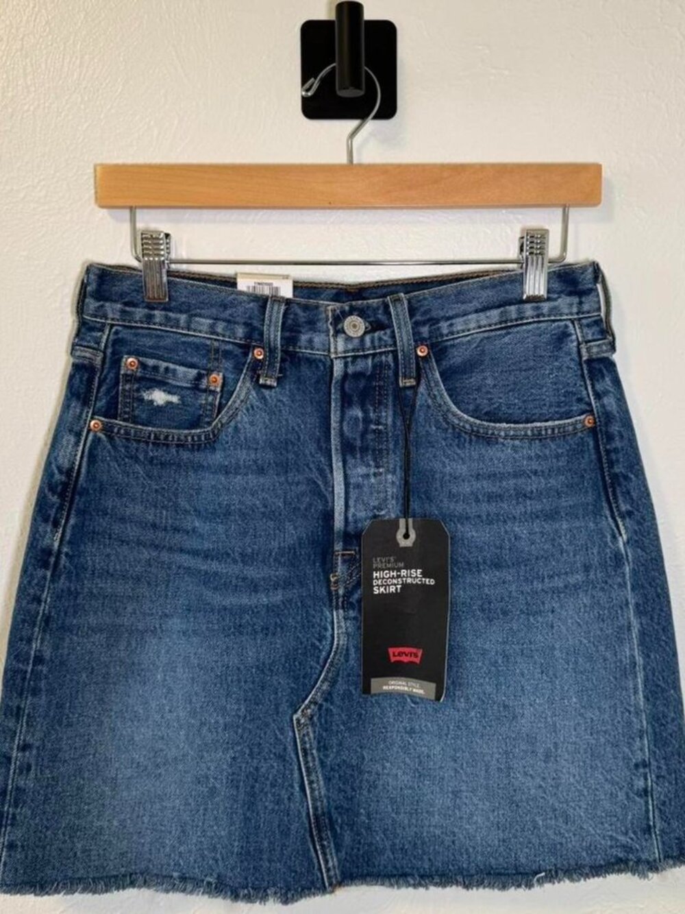 LEVI'S NWT High Rise Deconstructed Denim Mini Skirt Size 28